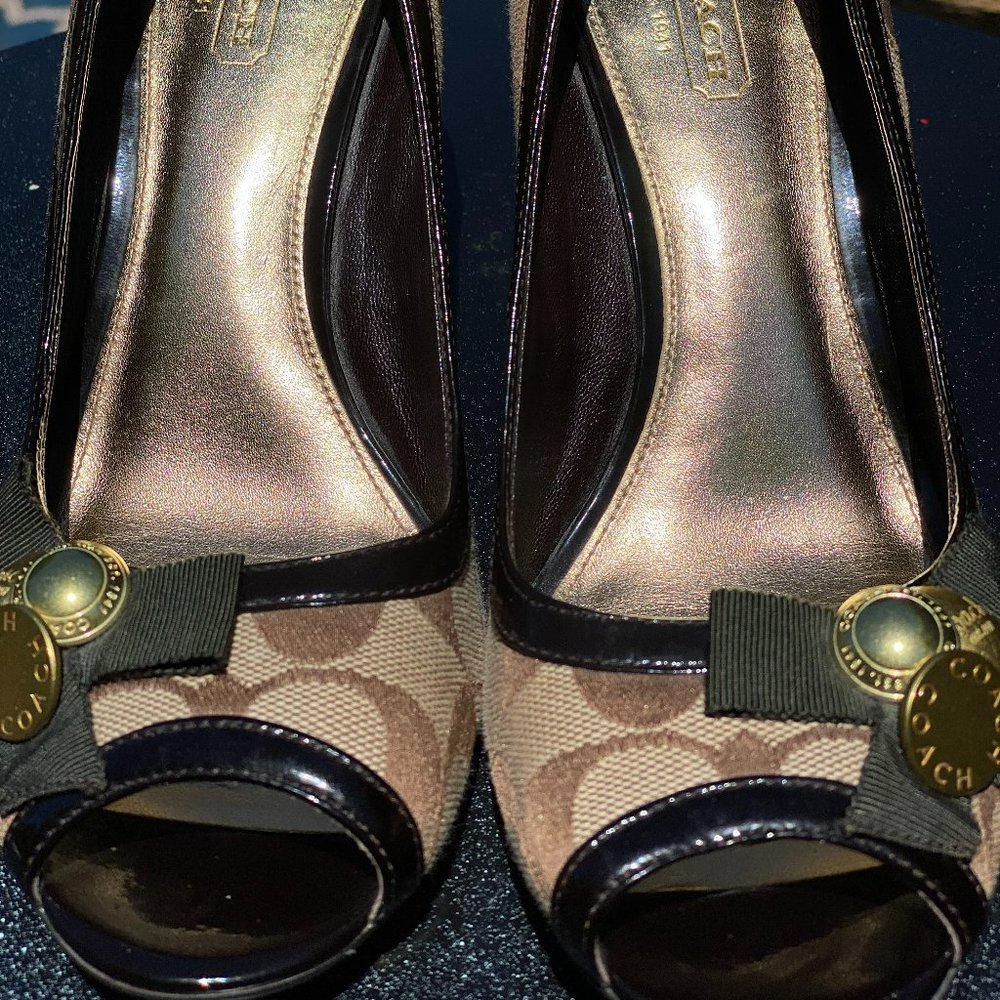 COACH Twinkle Peep Toe Signature Print Wedge Size 7